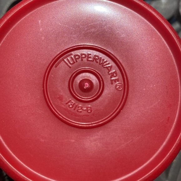 Tupperware - Vintage Cups Mugs Lids Set of 4 Red and green 1312-8 1312-7 - Picture 14 of 17